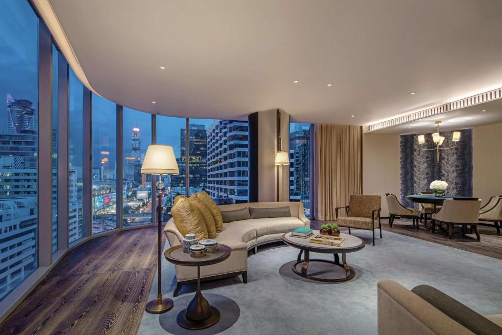 Waldorf Astoria Bangkok 10