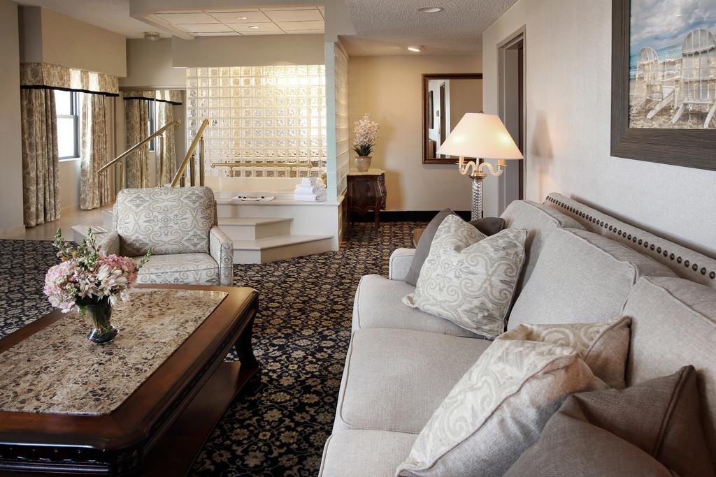 The Claridge - A Radisson Hotel 7