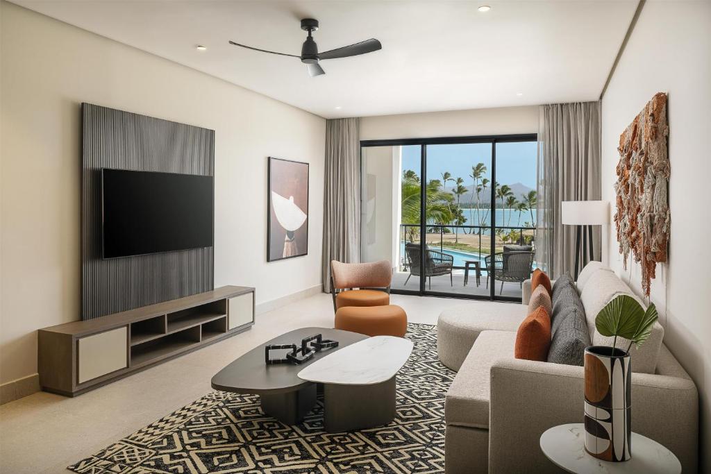 Zemi Miches Punta Cana All-Inclusive Resort, Curio by Hilton 6