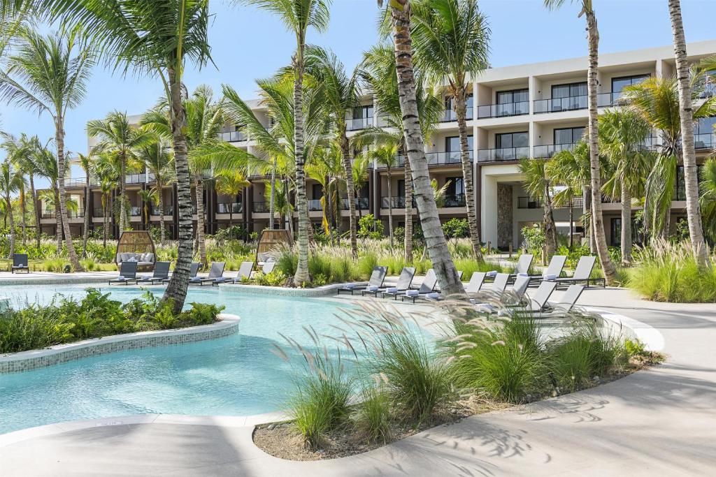 Zemi Miches Punta Cana All-Inclusive Resort, Curio by Hilton 7