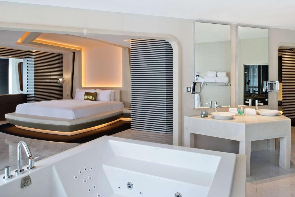 V Hotel Dubai Curio Collection by Hilton 10