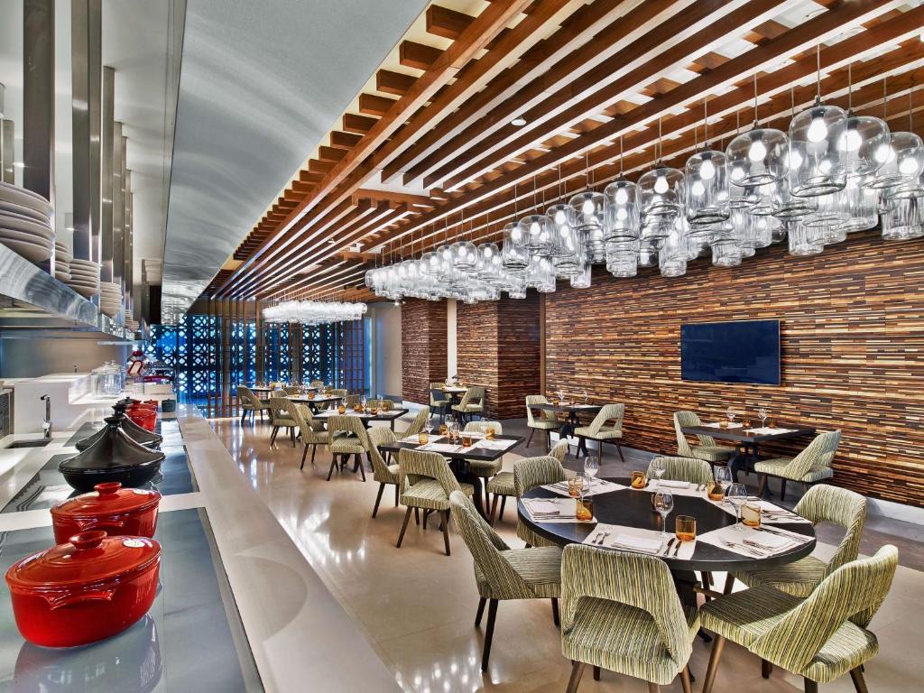 V Hotel Dubai Curio Collection by Hilton 3