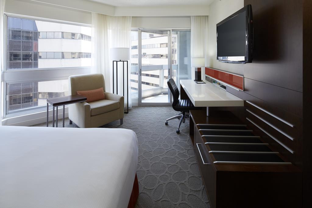 Delta Hotels by Marriott Montreal, Montreal 5