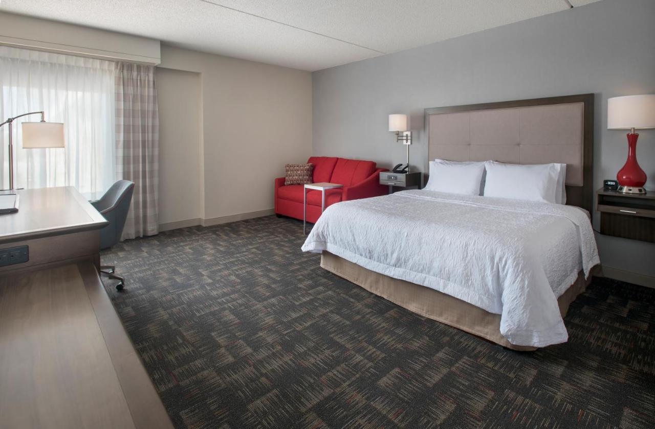 Hampton Inn Boston - Logan Airport 9