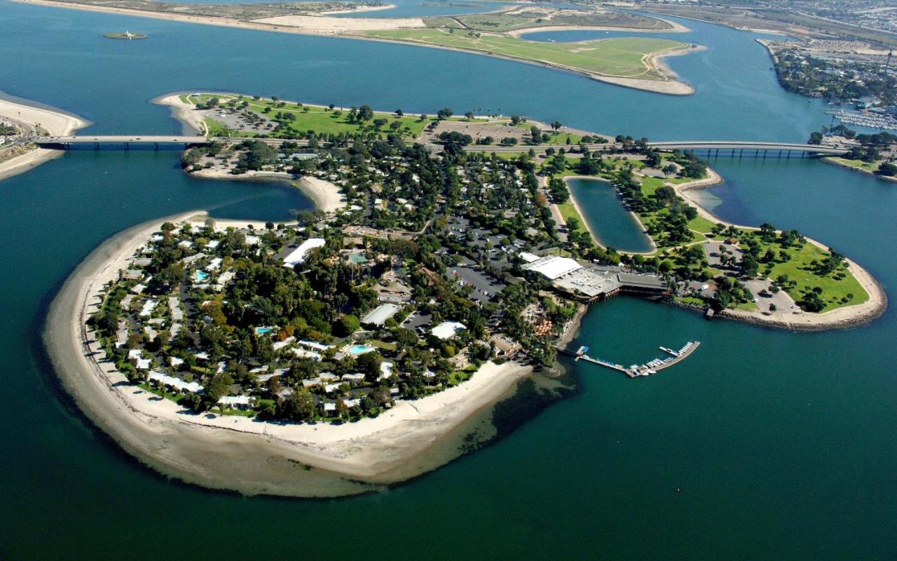 Paradise Point Resort & Spa 6