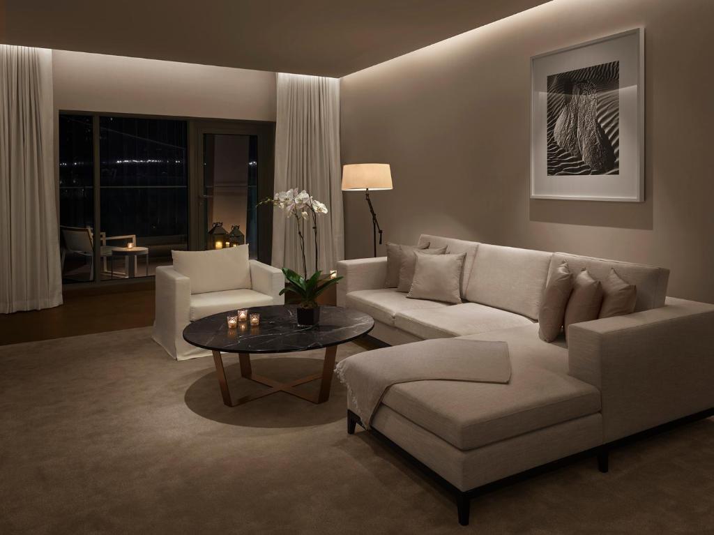 The Abu Dhabi Edition 4