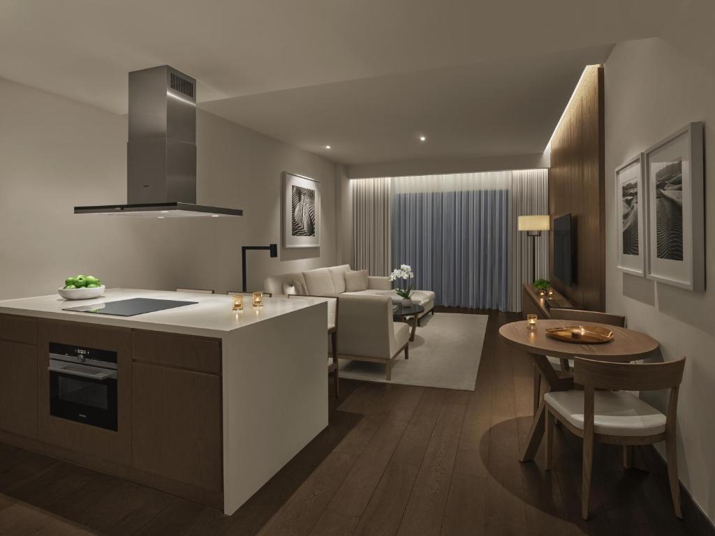 The Abu Dhabi Edition 6