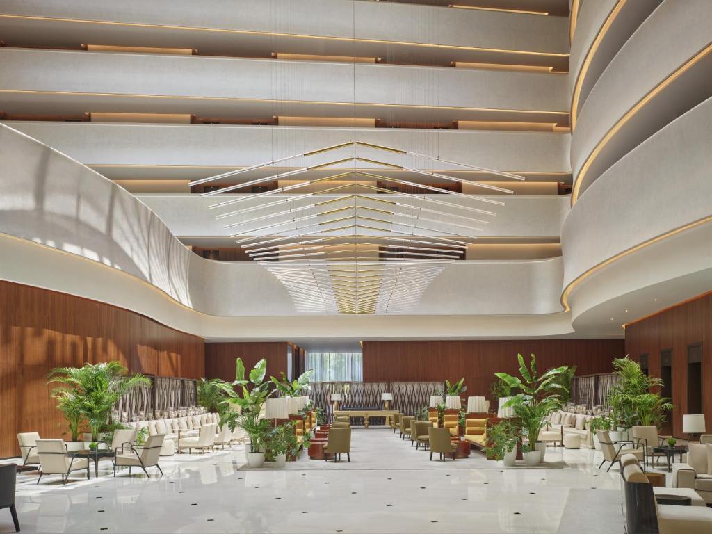 The Abu Dhabi Edition 8