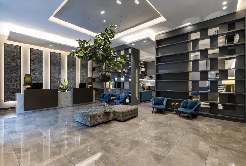York Medellin Curio Collection by Hilton 1