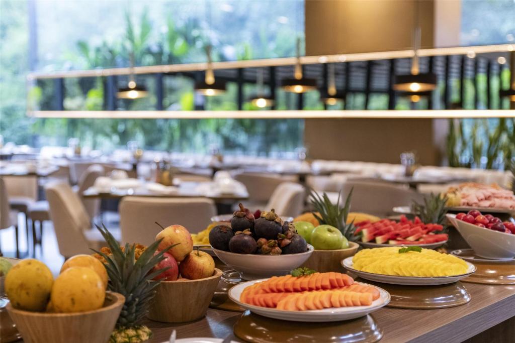 York Medellin Curio Collection by Hilton 5