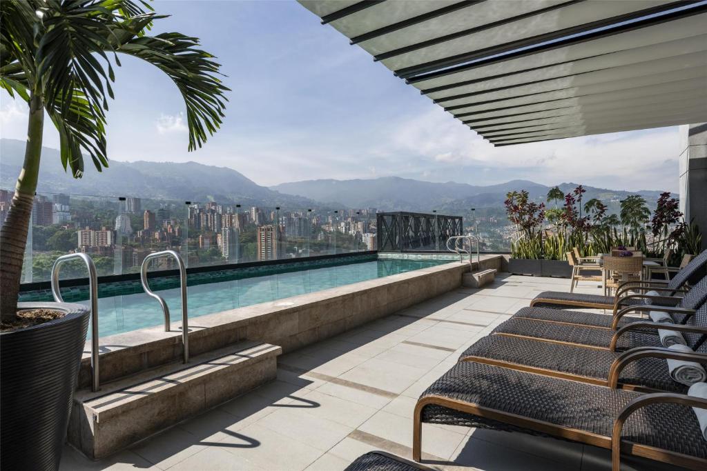 York Medellin Curio Collection by Hilton 8