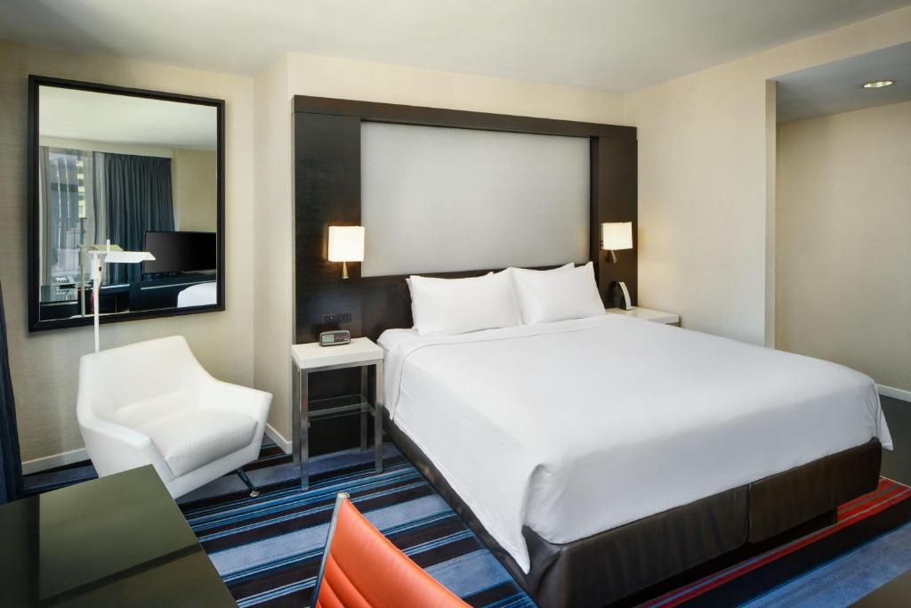 Courtyard by Marriott New York Manhattan/Central Park 1