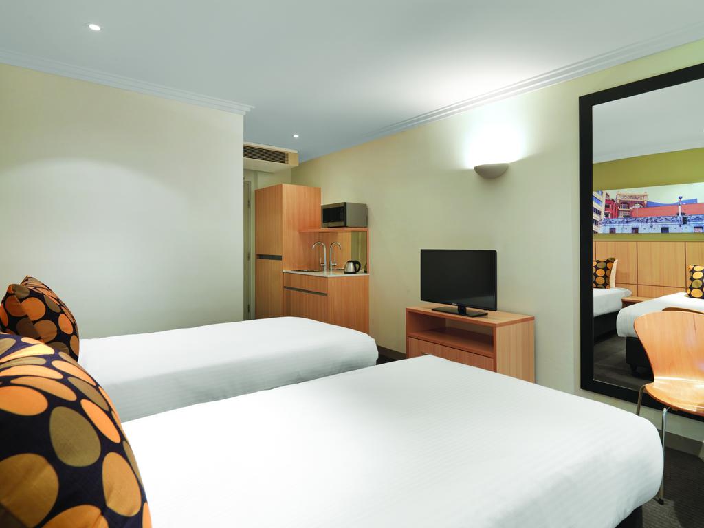 Travelodge Hotel Sydney 4