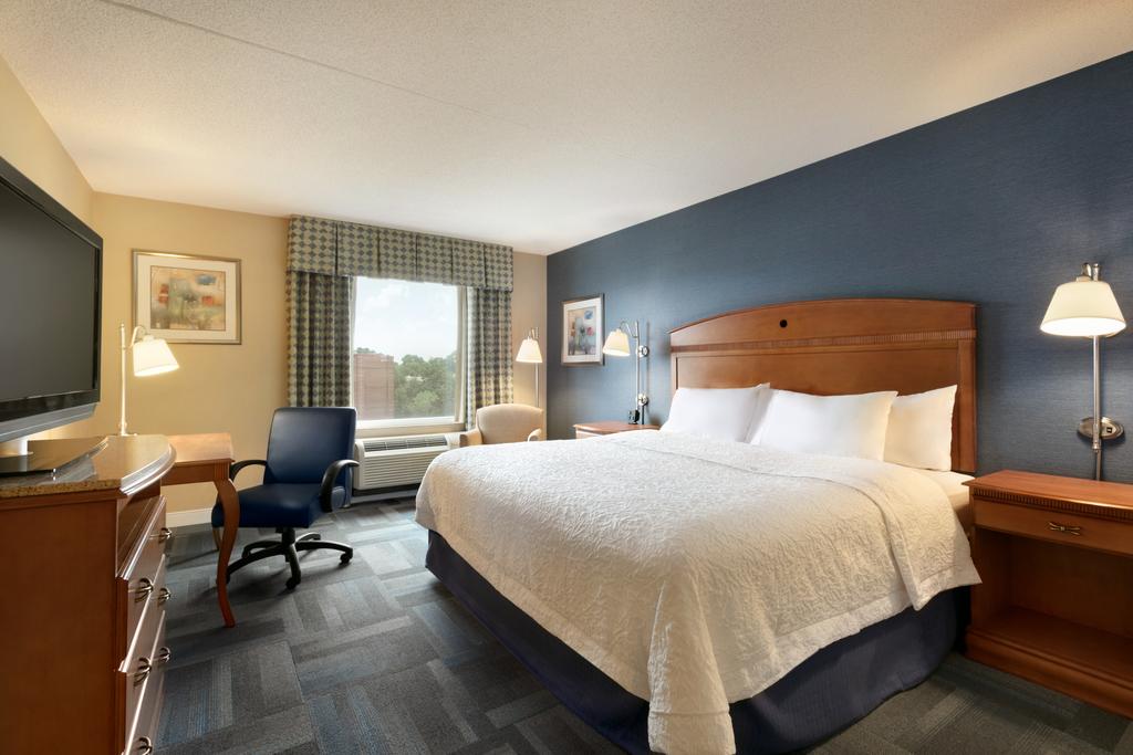 Hampton Inn New York 8