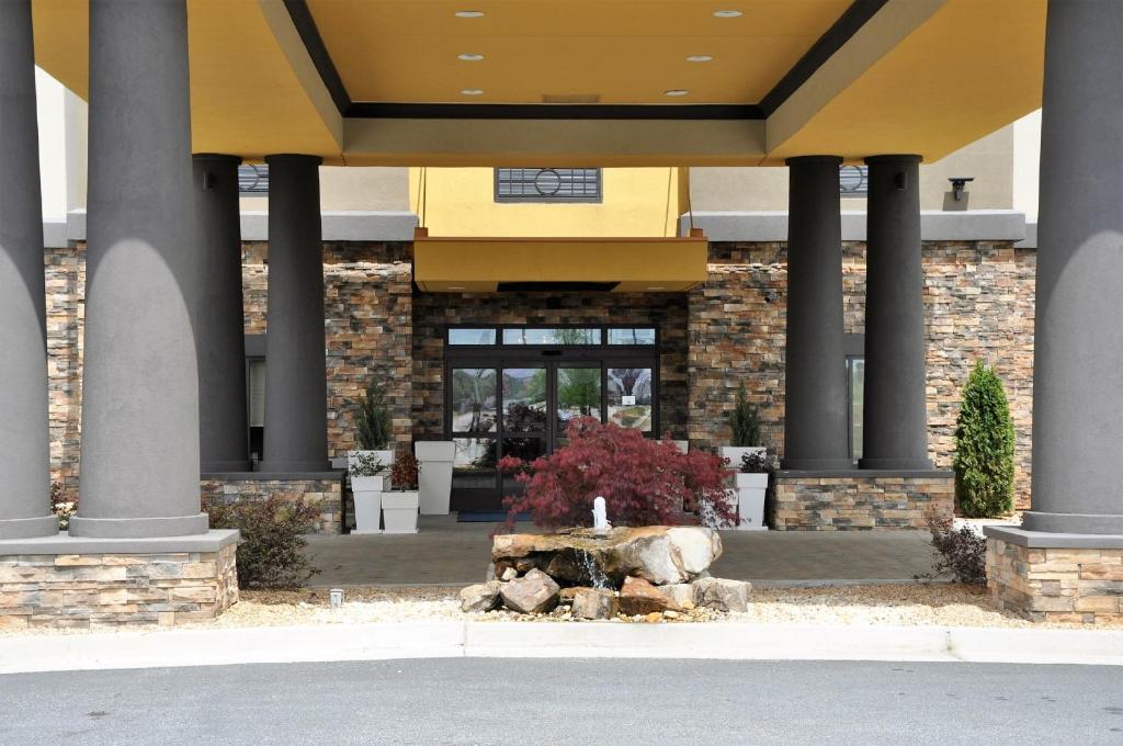 Holiday Inn Express & Suites Perry, an IHG Hotel 2